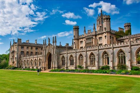 colleges that are similar to hogwarts